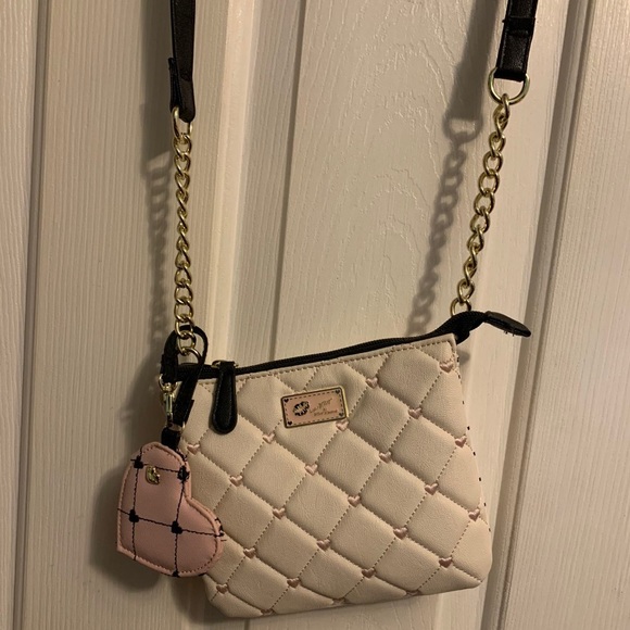 Luv BetSet by Betset Johnson Pink Heart Purse - Picture 1 of 1